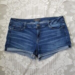 Arizona Jean Co Women's Jean Shorts Size 19 ( Waist 36) Distressed Cuffed Denim